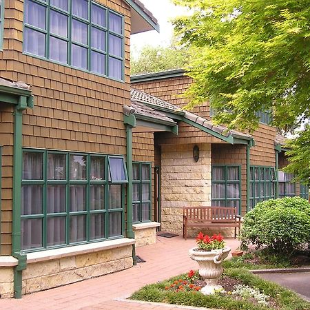 Cambridge Mews Motel Bagian luar foto