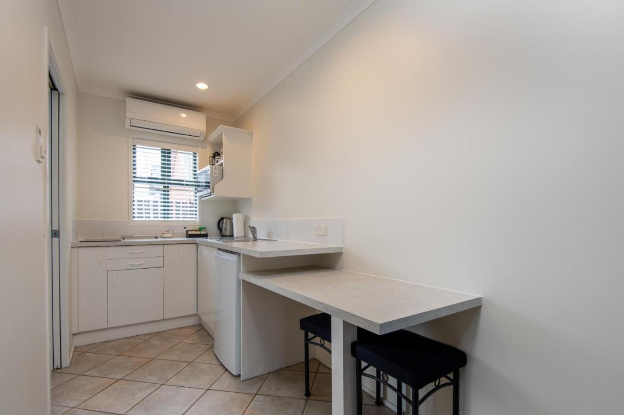 Cambridge Mews Motel Bagian luar foto