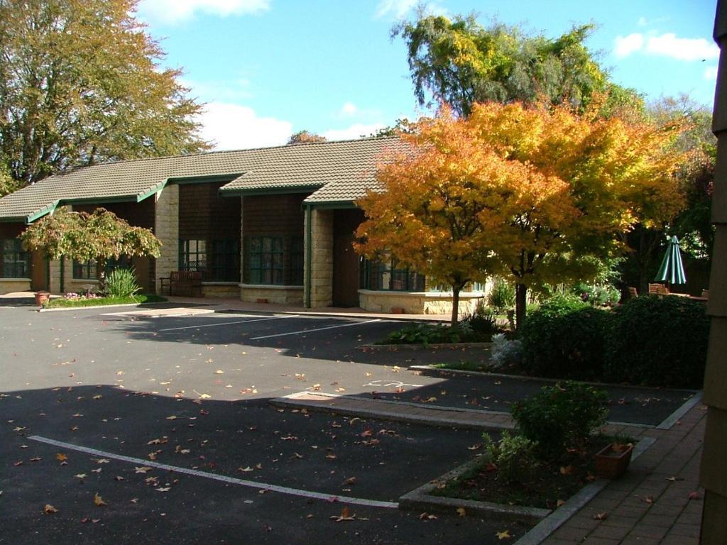 Cambridge Mews Motel Bagian luar foto