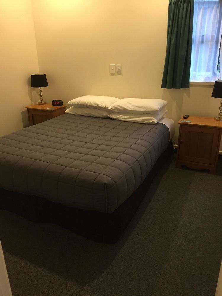 Cambridge Mews Motel Bagian luar foto