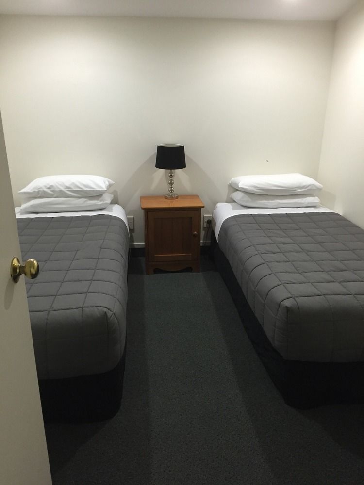 Cambridge Mews Motel Bagian luar foto