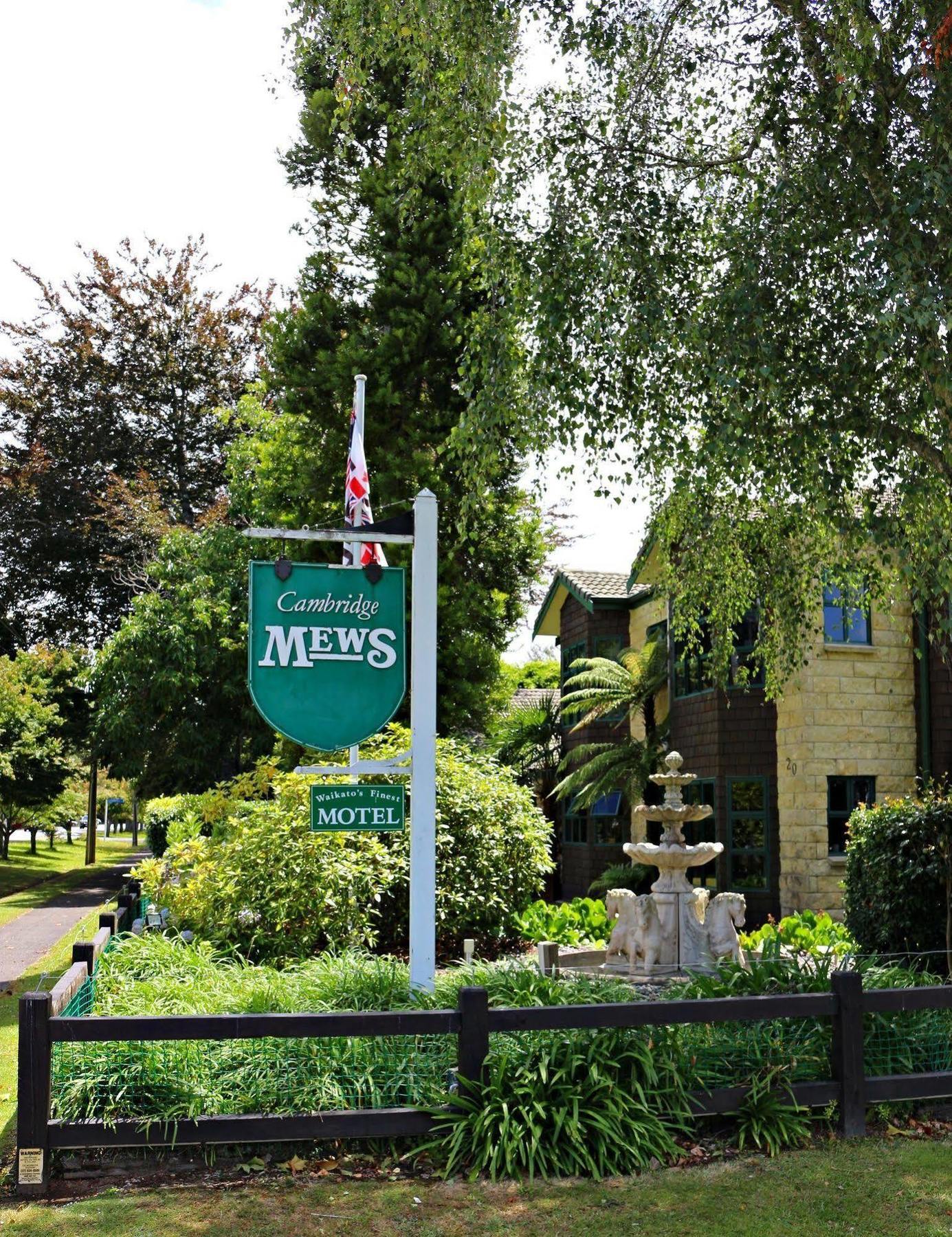 Cambridge Mews Motel Bagian luar foto