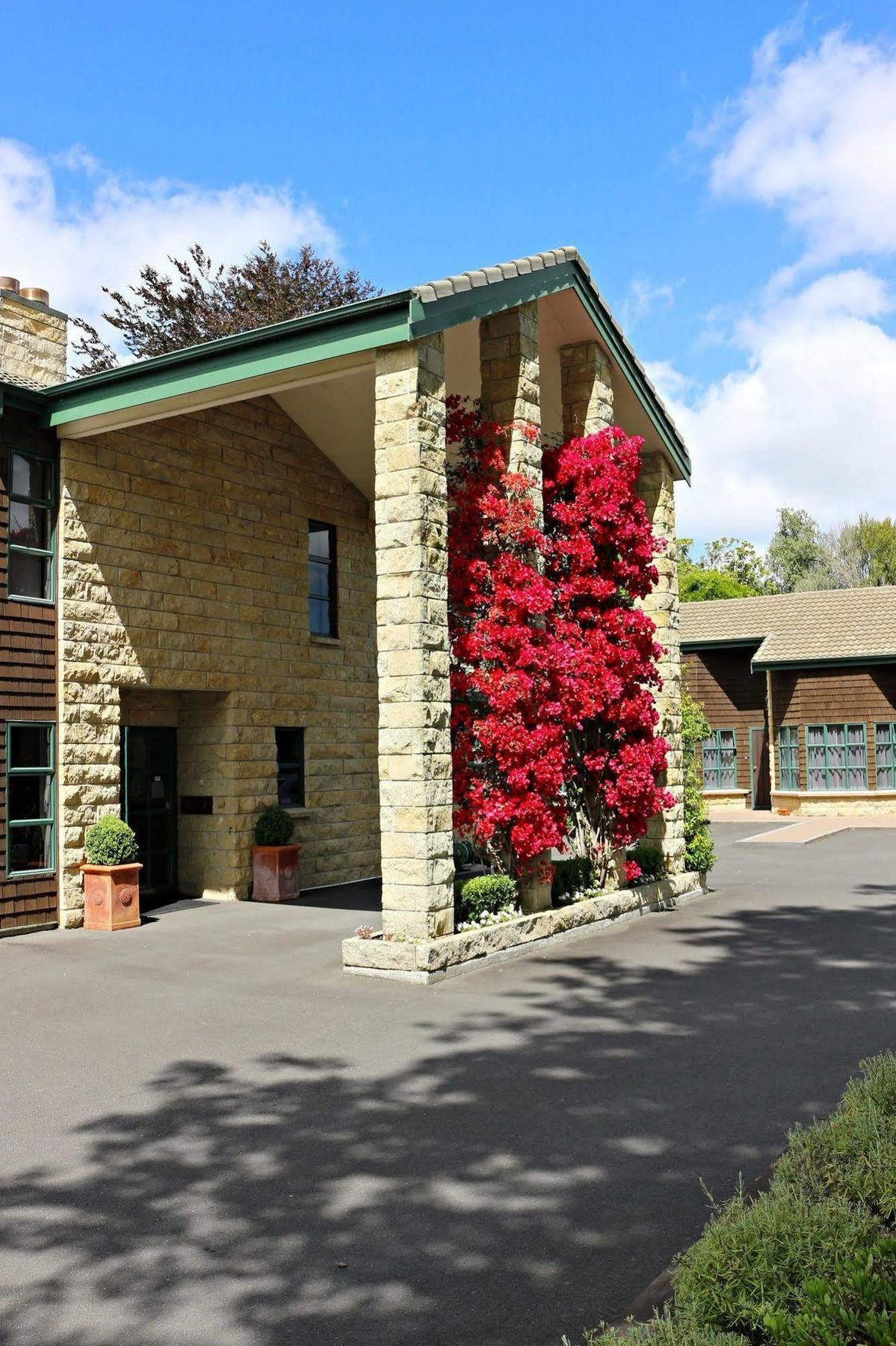 Cambridge Mews Motel Bagian luar foto
