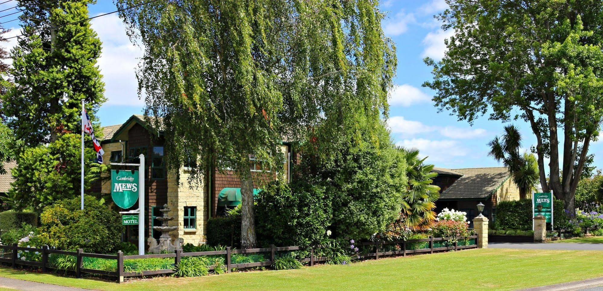 Cambridge Mews Motel Bagian luar foto