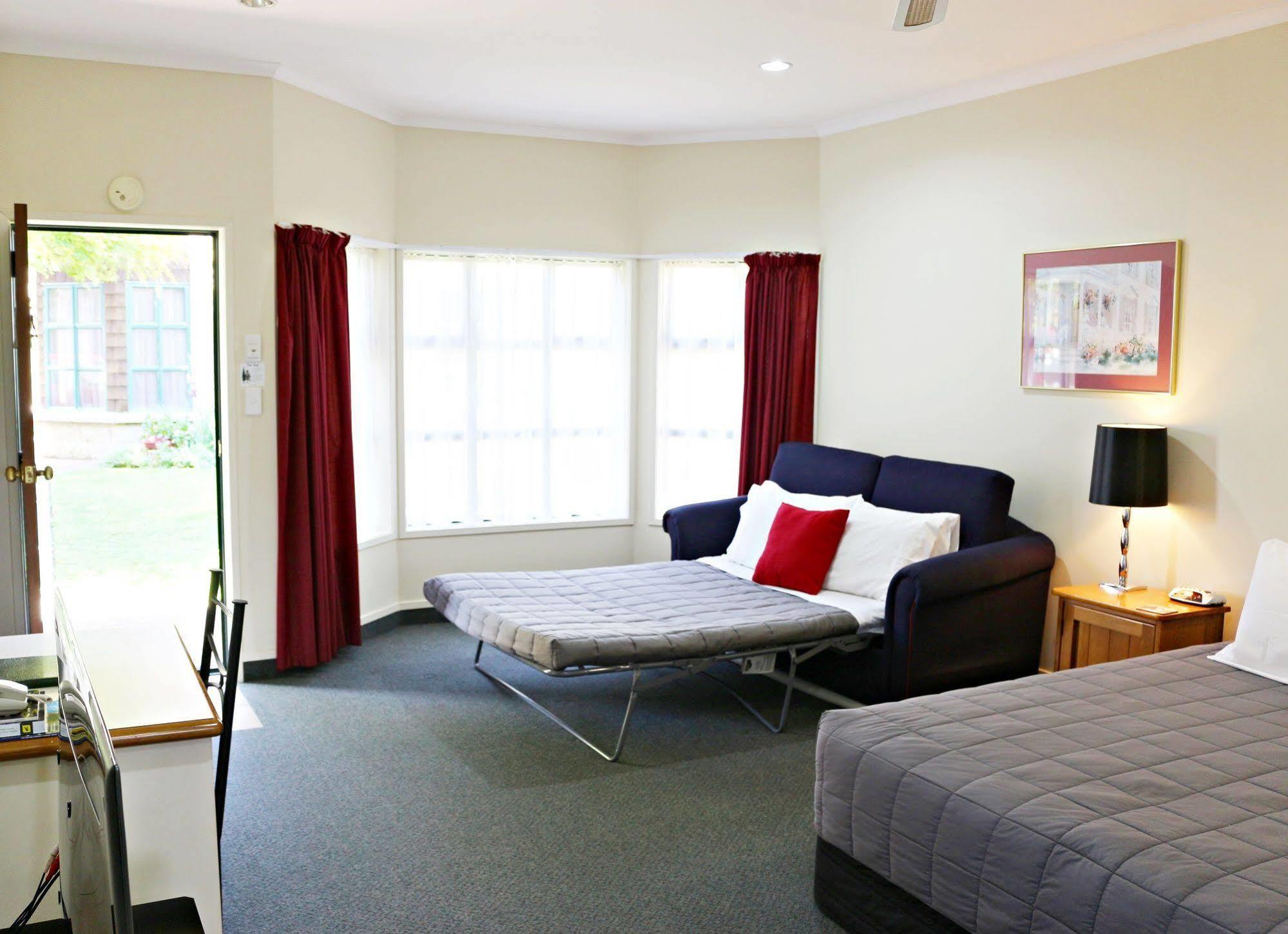 Cambridge Mews Motel Bagian luar foto
