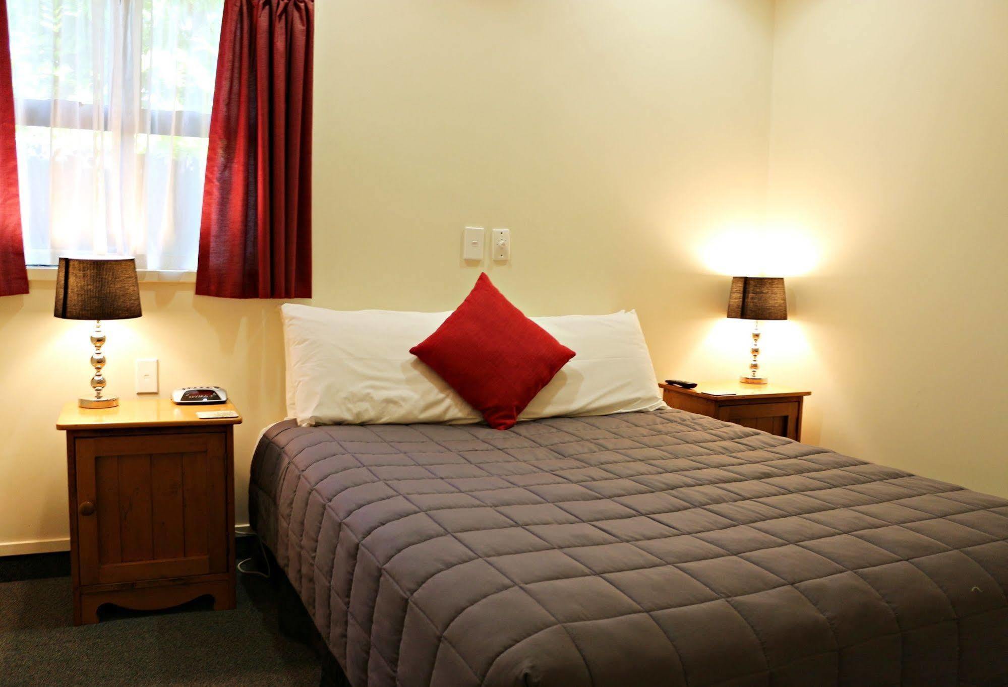 Cambridge Mews Motel Bagian luar foto