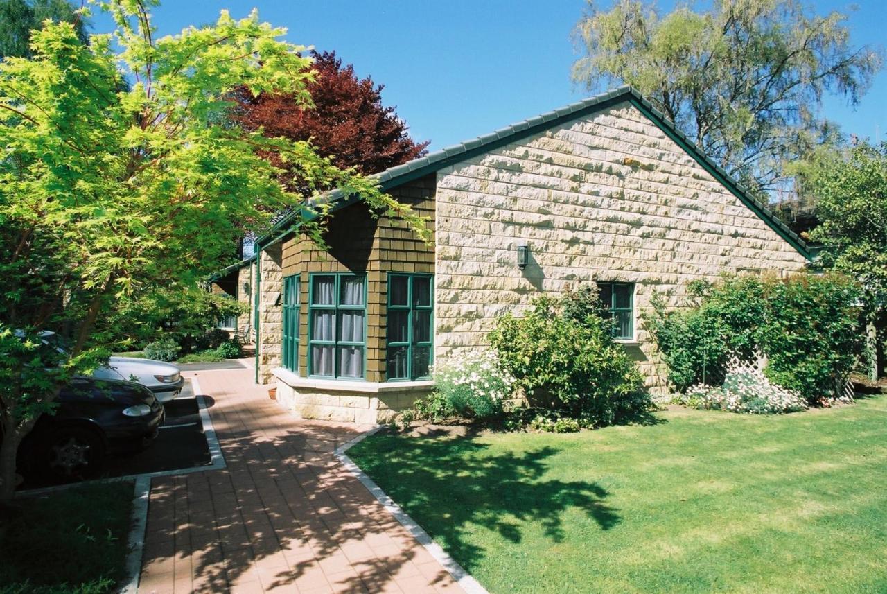 Cambridge Mews Motel Bagian luar foto